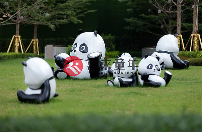 熊猫造型不锈钢雕塑